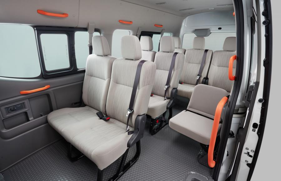 Интерьер Nissan NV350 Caravan 2017 года  (фото 4 из 5)